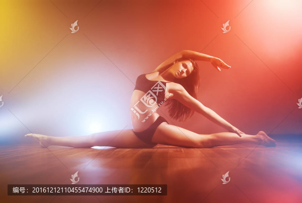 年輕苗條的女人