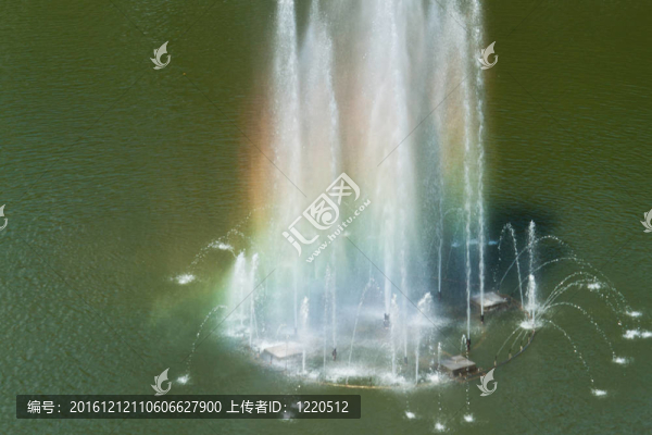 噴泉彩虹