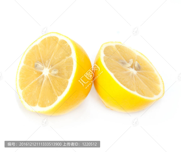 檸檬切成兩部分