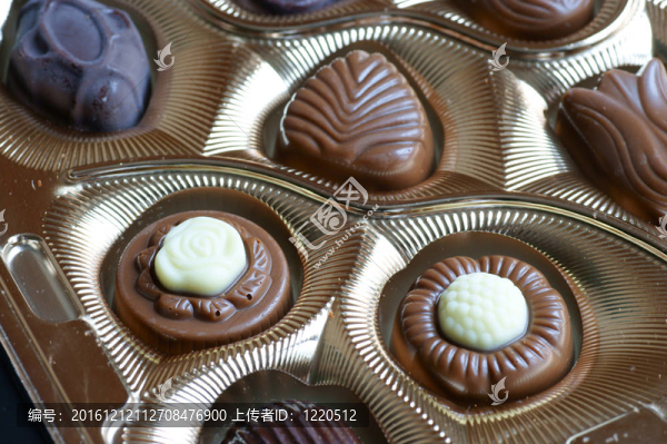 果仁巧克力糖果-匯圖網(wǎng) www.fosd68.com 果仁巧克力糖果