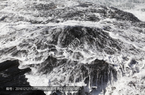 破碎的海浪
