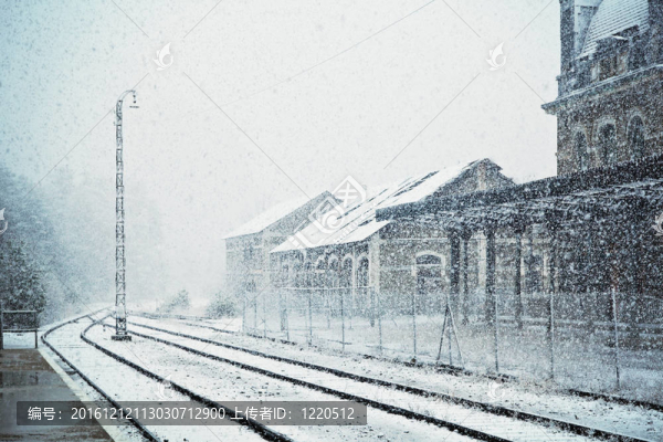 雪在坎夫蘭克火車站