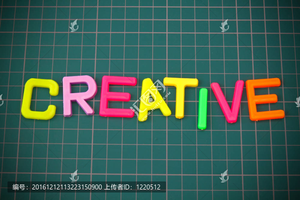 在豐富多彩的玩具字母對(duì)伴侶的創(chuàng)意-匯圖網(wǎng) www.fosd68.com 在豐富多彩的玩具字母對(duì)伴侶的創(chuàng)意