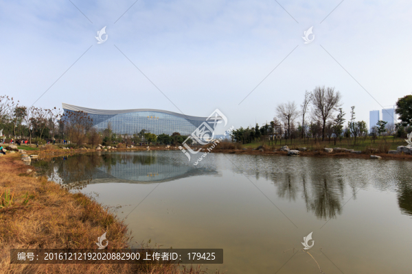 成都新世紀(jì)環(huán)球中心水景