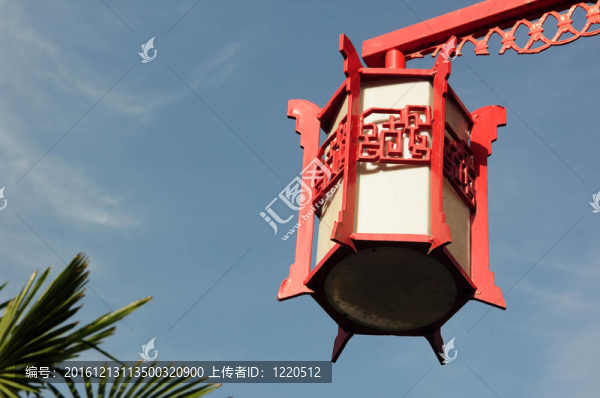 紅燈籠反對(duì)藍(lán)天
