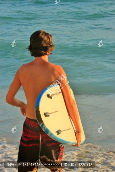 沖浪男孩