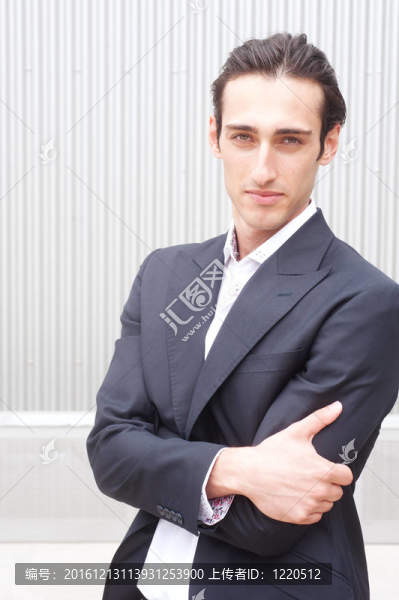 年輕英俊的商人