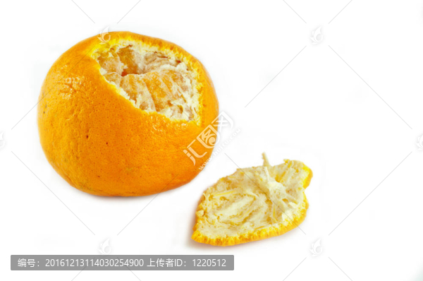 白色背景上成熟的橙色
