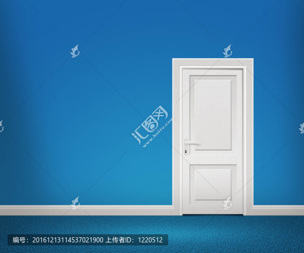 門在藍色的墻上