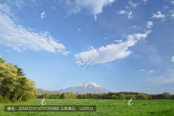 巖手山和湛藍的天空