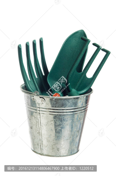 園林工具；它是孤立的白色