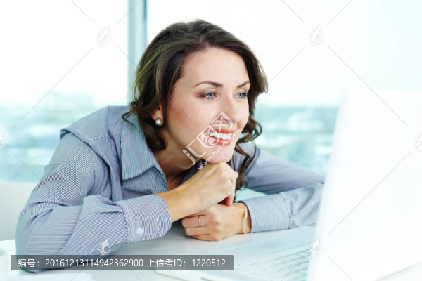 看筆記本顯示器