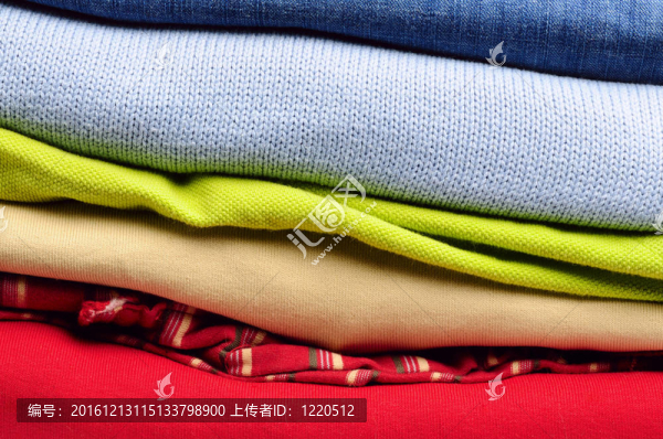 男子服裝堆疊