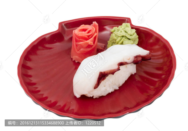 日本壽司與肉章魚在白色背景