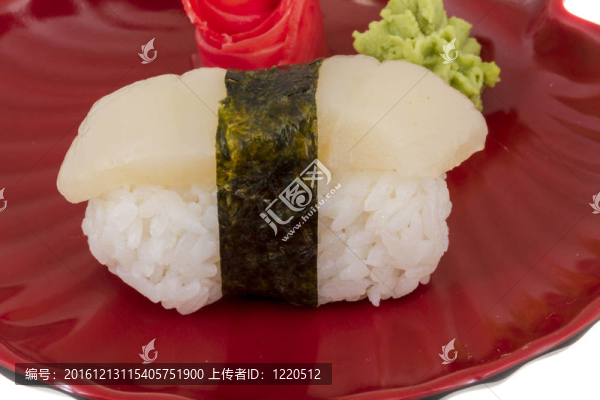 壽司hotate片扇貝孤立在白色背景