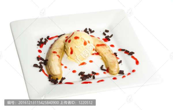 烤香蕉香草冰淇淋和焦糖糖漿；隔離O