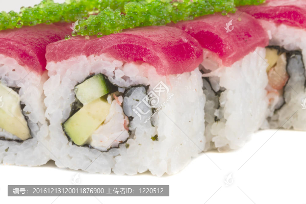 真希壽司卷由螃蟹；鱷梨；黃瓜里面。新鮮的