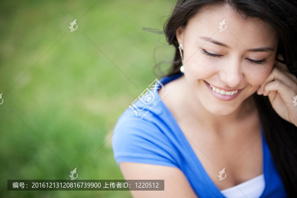 體貼的女人肖像