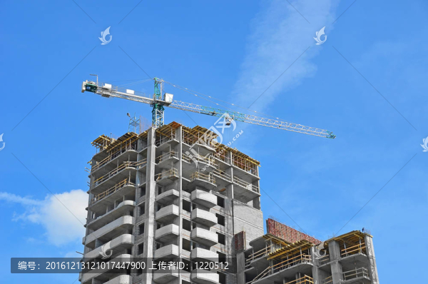 建筑起重機(jī)和建筑在藍(lán)天建設(shè)