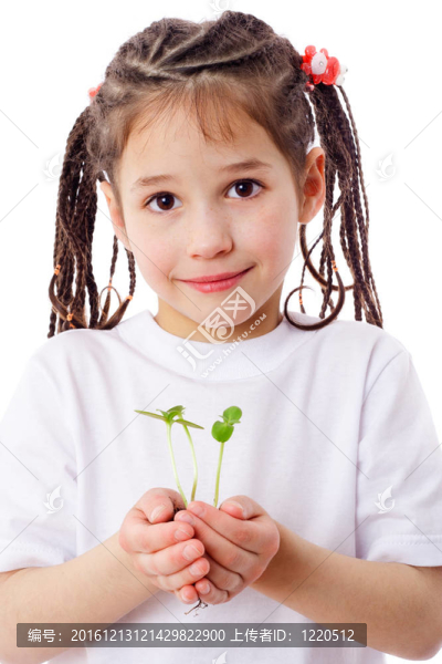 手上有芽的女孩
