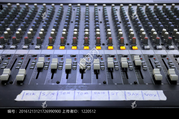 調(diào)音臺