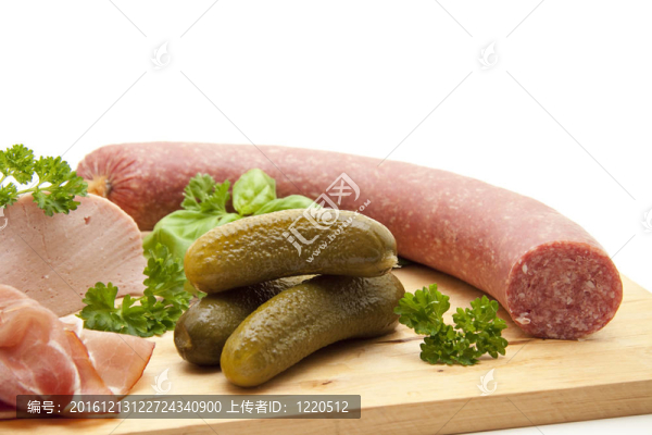 火腿和黃瓜意大利臘腸