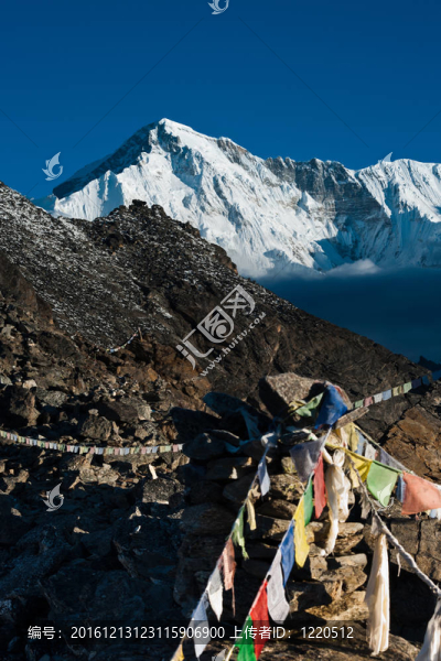 在GOKYO,RI頂：峰和云