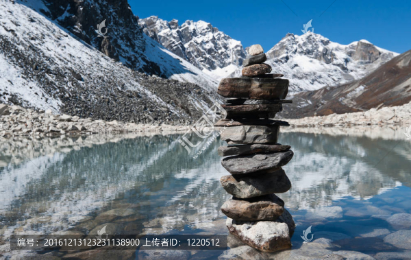 穩(wěn)定性：石棧和神圣的湖附近的Gokyo