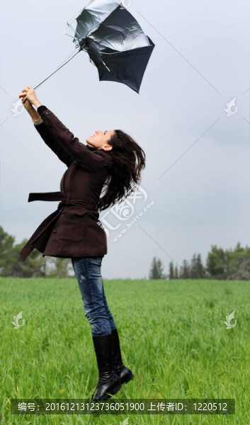 女孩用雨傘