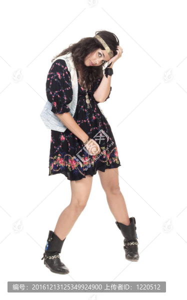 一個年輕的嬉皮女孩的形象