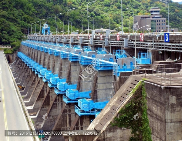 Sluice,Gates水庫的一排