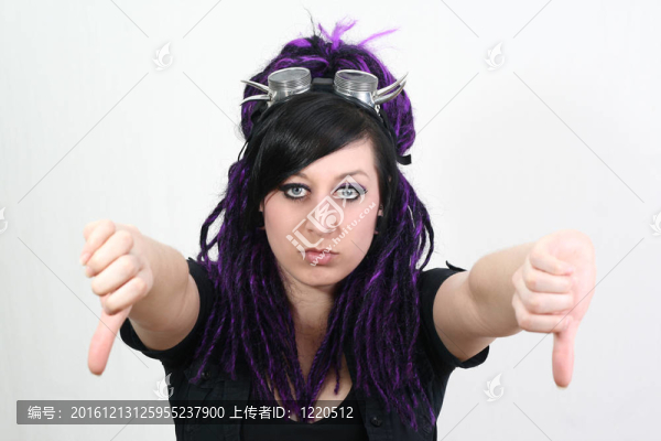 拇指向下