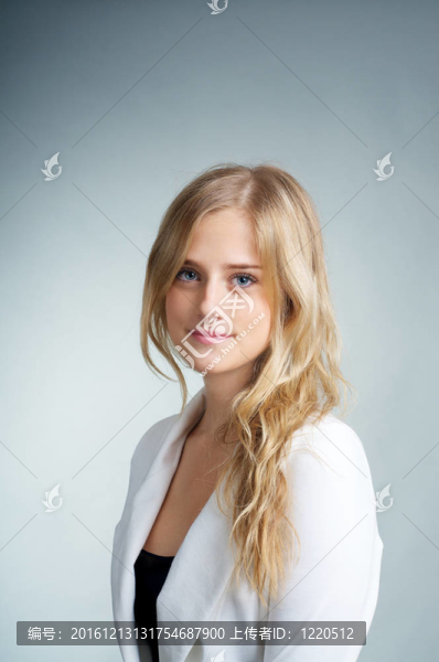 金發(fā)女孩