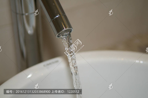 自來(lái)水龍頭
