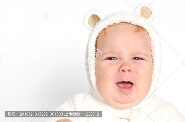 可愛的嬰兒哭