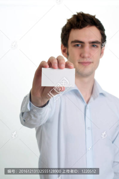 拿著名片