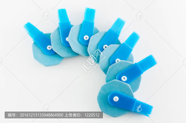 白色背景上橡皮擦的特寫