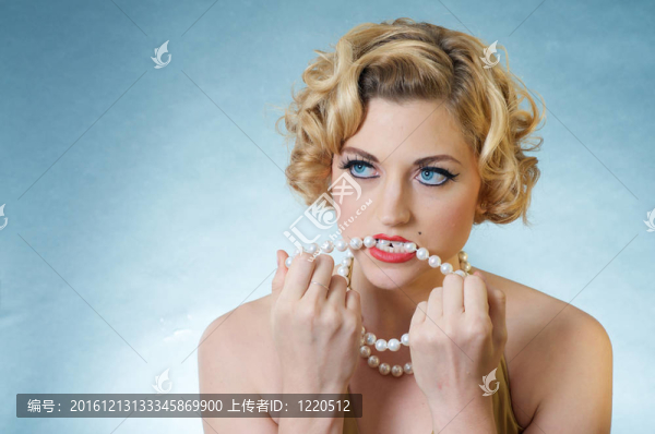 性感的金發(fā)女人