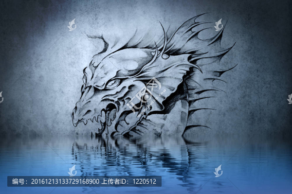 大膽幻想龍紋身在藍(lán)色墻壁上的倒影