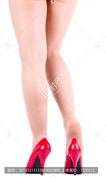 性感的女人的腳在鞋