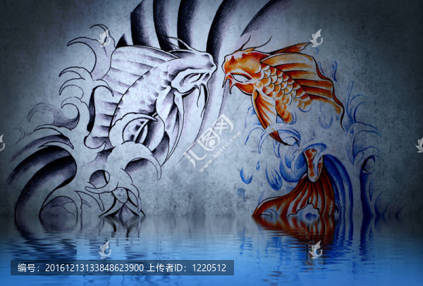 日本鯉魚紋身藍(lán)墻上水反射