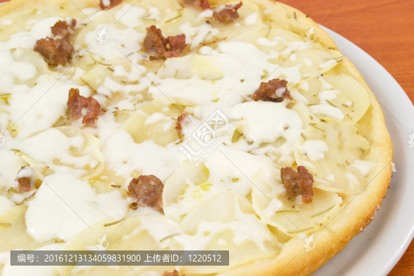 土豆香腸披薩