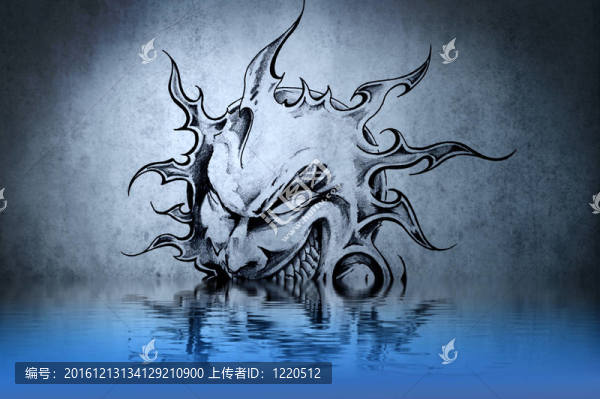 Sun,tattoo,Evil在藍(lán)色墻上的水反射