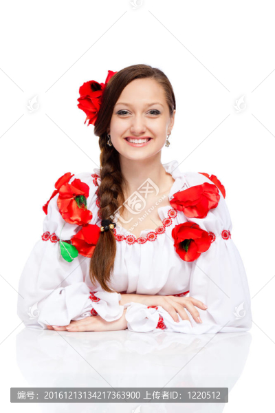 穿傳統(tǒng)衣服的女孩