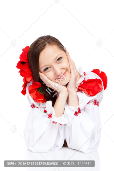 穿傳統(tǒng)衣服的女孩