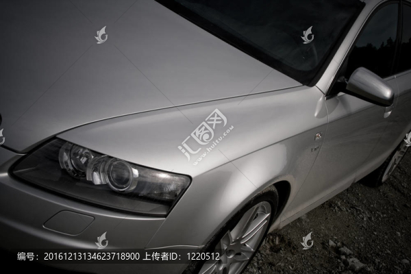 前照燈和閥蓋細(xì)節(jié)