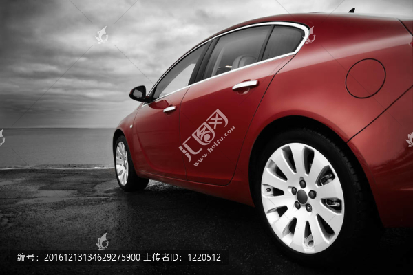 豪華櫻桃紅色轎車