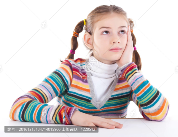 可愛的小女孩孤立在白色背景