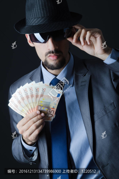 人與counterfeir錢