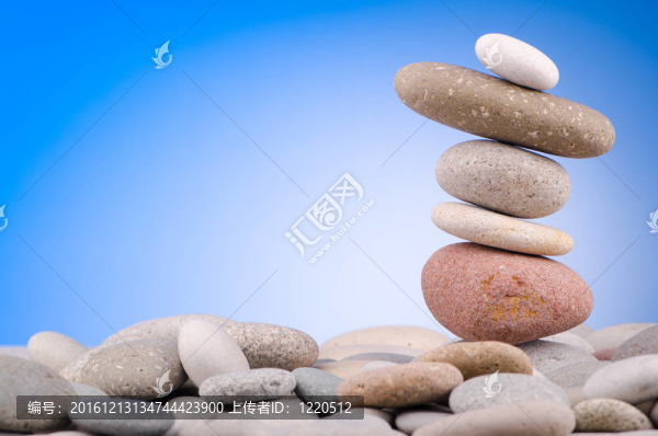 卵石堆積反對(duì)梯度背景